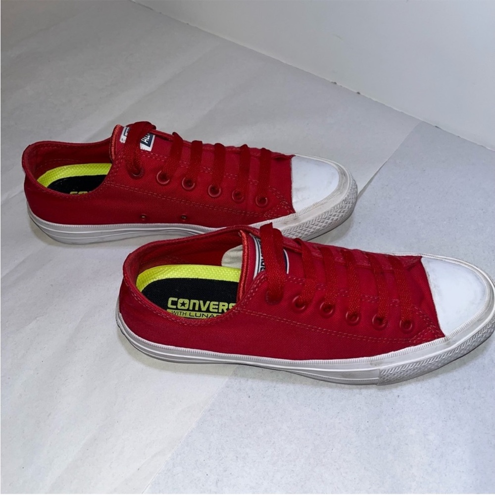 CONVERSE Chuck Taylor All Star II Low Top. Size 7.5
